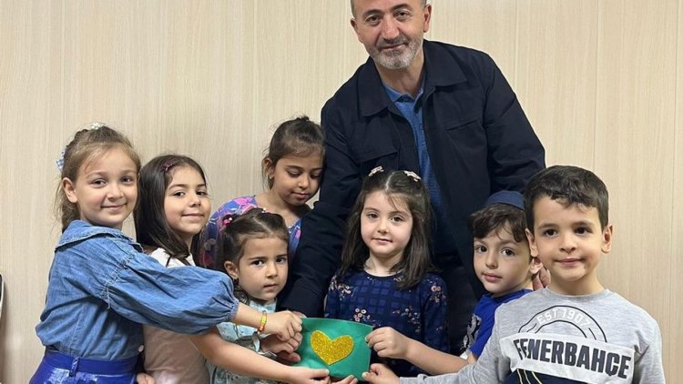 Minikler Azez'deki yetim kardeşlerini unutmadı