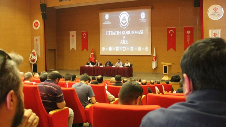 Aydın'da "Fıtratın Korunması ve Aile" paneli gerçekleştirildi