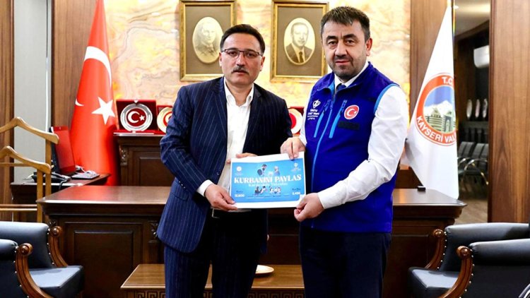 Kayseri Valisi Çiçek, kurbanını TDV’ye verdi