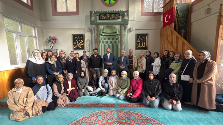 Müftülük gençlerle Gediz gezisinde buluştu