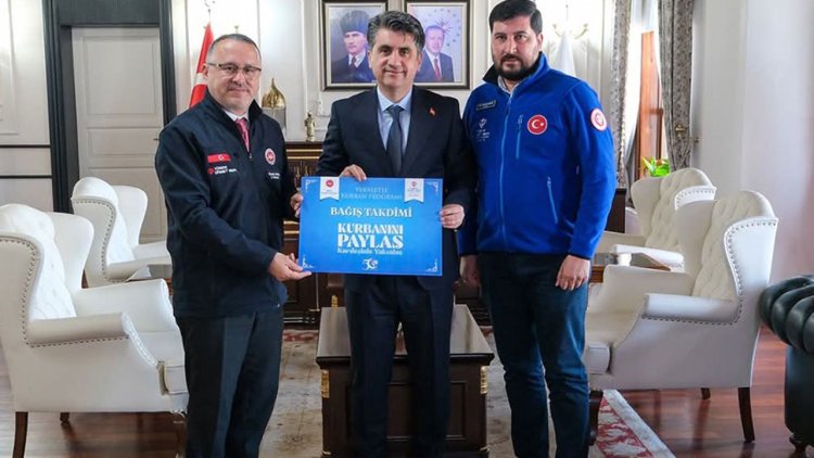 Bolu Valisi Aydın, kurbanını TDV'ye emanet etti