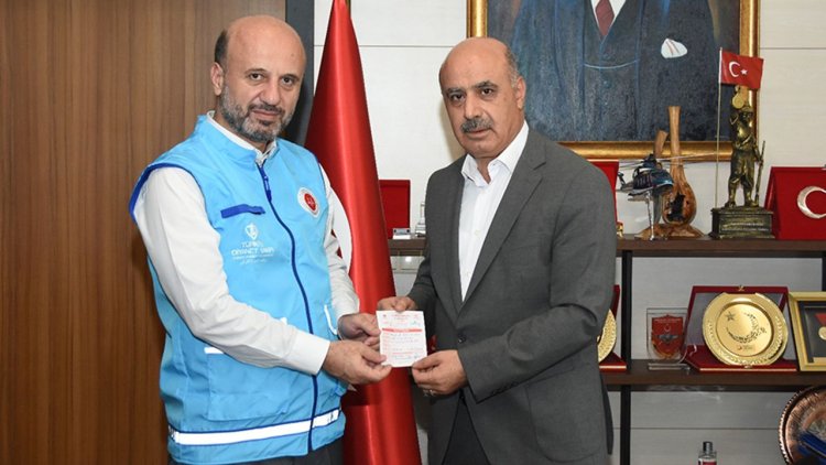 Emniyet Müdürü Gökduman, kurbanını TDV'ye verdi