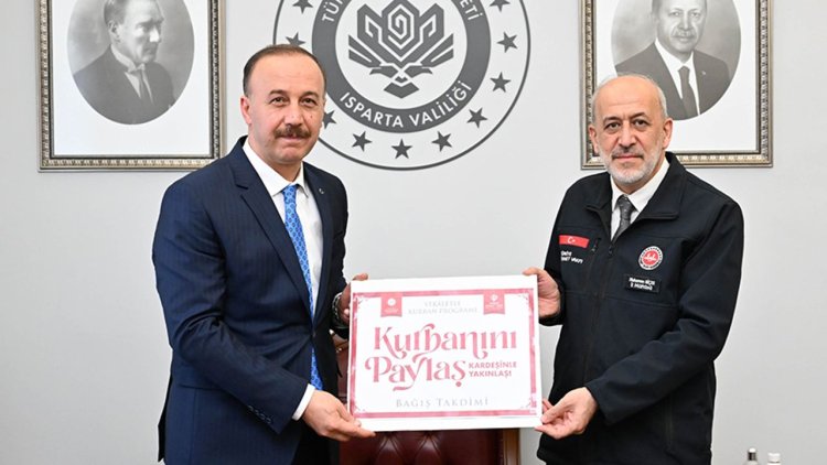 Isparta Valisi Erin, kurbanını TDV'ye emanet etti
