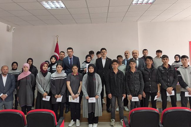 Ulaş'ta öğrenciler ödüllendirildi