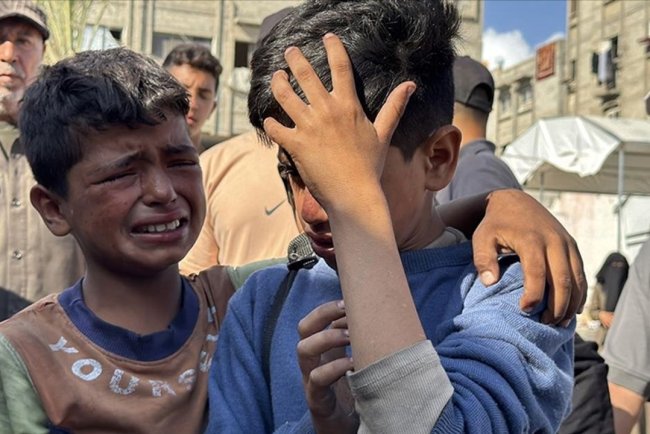 İşgalcilerin Gazze'de yardım almak isteyen Filistinlilere yönelik saldırısında 27 kişi şehit oldu