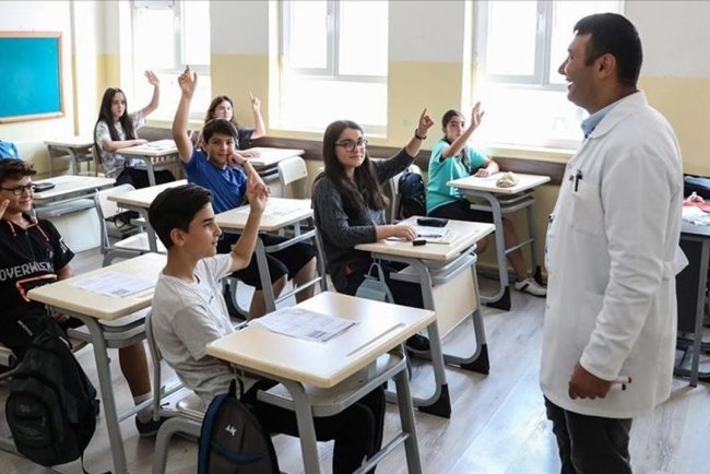 Öğretmenlerin isteğe bağlı yer değiştirme sonuçları açıklandı