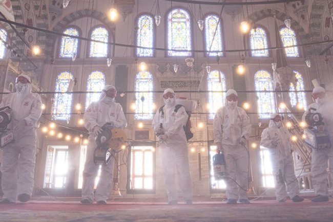 Fatih Camii'nde Kurban Bayramı temizliği