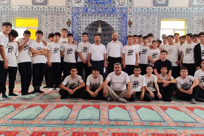 Anamur'da yüzlerce genç camilerde buluştu