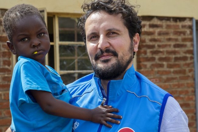 Türk hayırseverlerin yardımları TDV aracılığıyla Malavi'de yetimlere ulaştırıldı