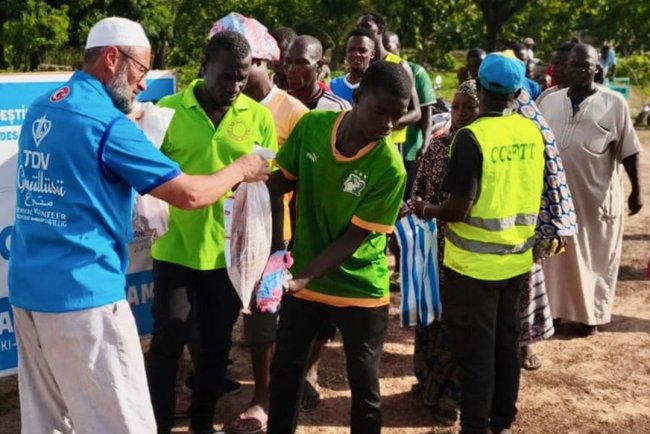 TDV ekipleri, Togo'da kurban eti dağıtımına başladı