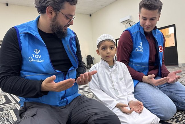 Türkiye Diyanet Vakfı, Kurban Bayramının yarın kutlanacağı Mozambik'te cuma namazı kıldı