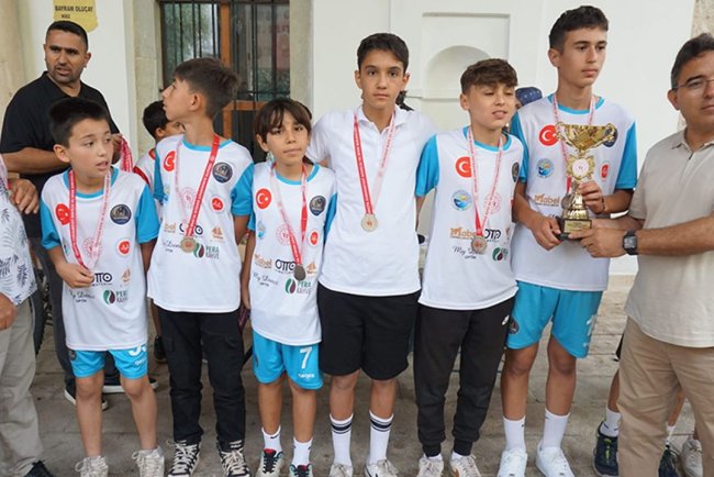 "Kur'an'la Büyüyorum, Sporla Gelişiyorum" Futbol Turnuvası düzenlendi