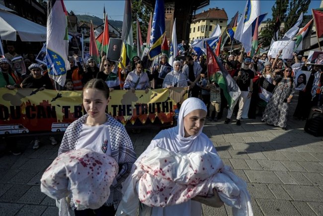 İşgalcilerin Gazze'deki saldırıları Bosna Hersek'te protesto edildi
