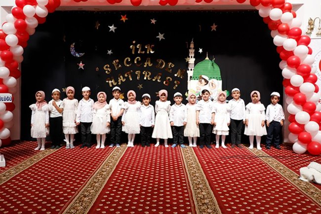 Edremit'te minikler "İlk Seccadem" etkinliğinde buluştu