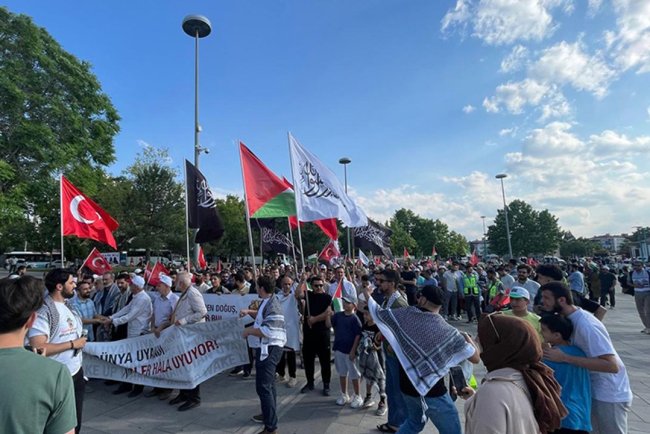 Konya'da "Küresel vicdan yürüyüşü" düzenlendi