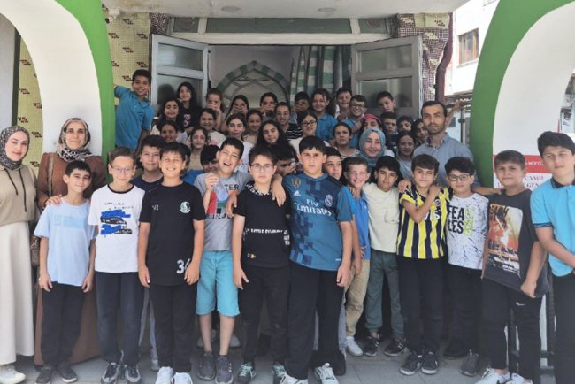 Sapanca'da gençler camide bir araya geldi