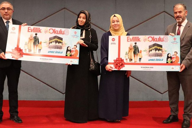 Evlilik ve Baba Okulu programları toplu nikah ve umre ödülüyle taçlandı