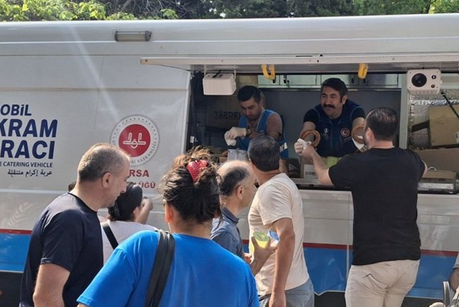 TDV Bursa Şubesi’nden üniversite adaylarına ikram