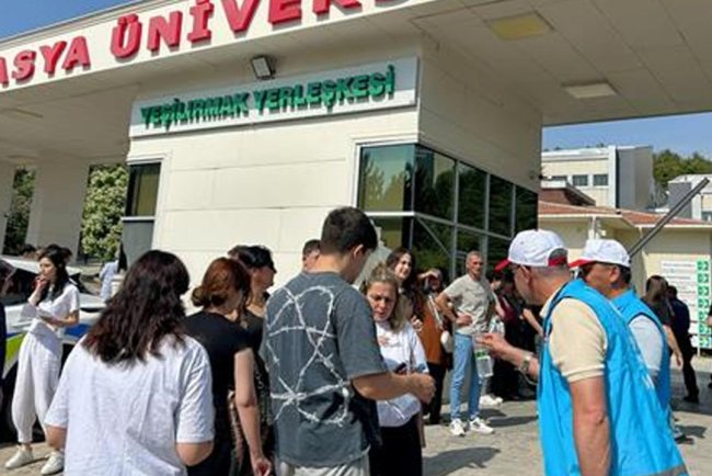 Müftülükten YKS'ye giren gençlere ve ailelerine destek