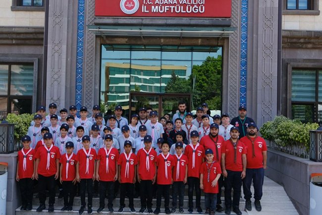 Adanalı izciler dualarla kampa uğurlandı