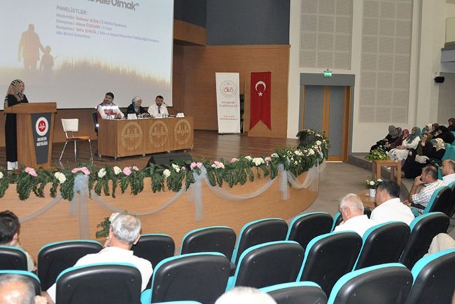 Balıkesir'de yetimlere yuva olma çağrısı yapıldı