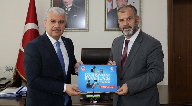 Konya Valisi Akın, kurbanını TDV'ye emanet etti