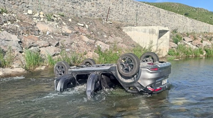 Erzurum'da dereye yuvarlanan otomobildeki 3 kişi öldü