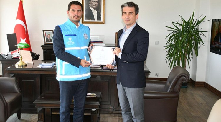 Çeşme Kaymakamı Maraşlı, kurbanını TDV'ye emanet etti