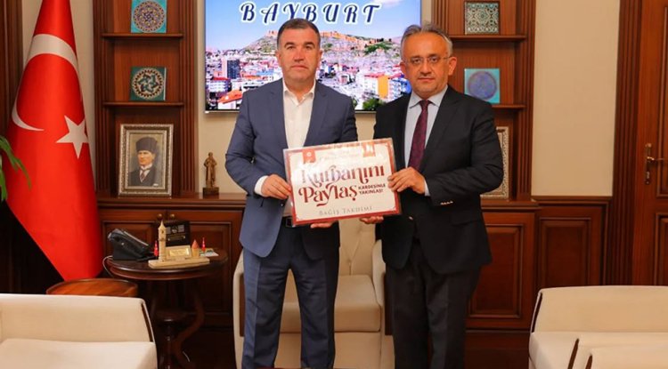Bayburt Valisi Eldivan, kurbanını TDV’ye emanet etti