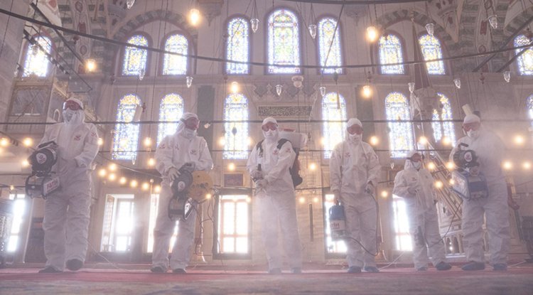 Fatih Camii'nde Kurban Bayramı temizliği