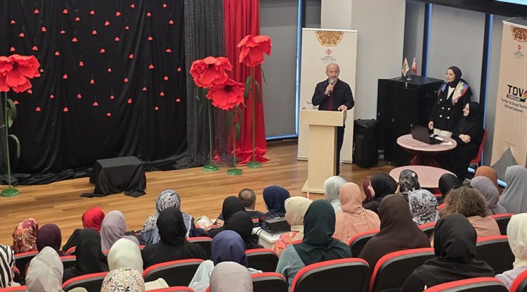 TDV İstanbul Kız Yurdunda mezuniyet coşkusu