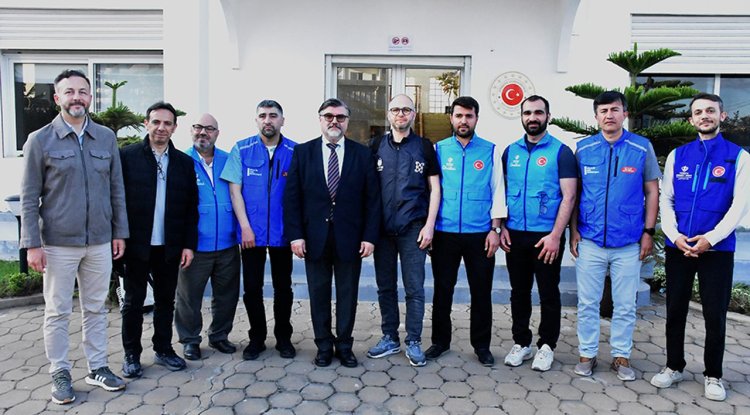 TDV heyetinden Madagaskar'da Antananarivo Büyükelçisi Çubukçu'ya ziyaret