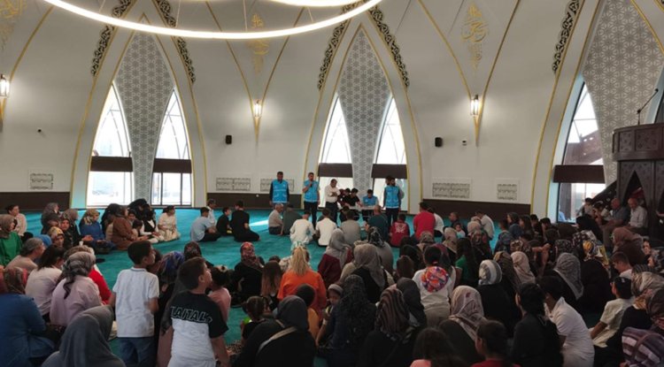 Adıyaman'da Kurban Bayramı öncesi yetimlerin yüzü güldü