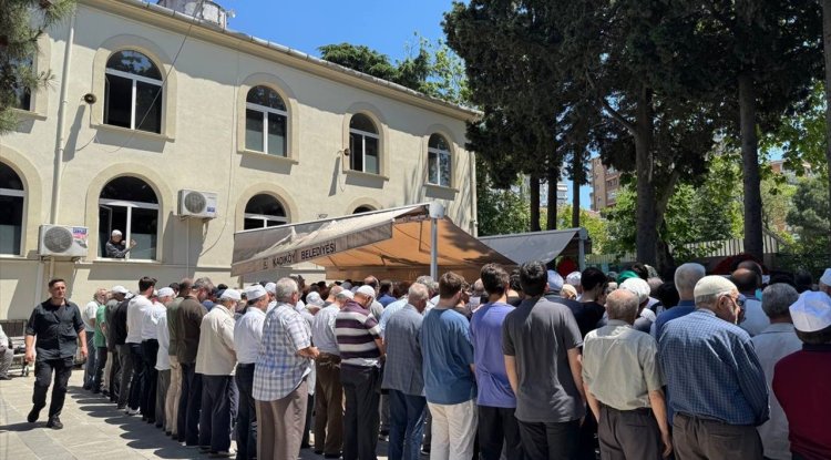 MÜ İlahiyat Fakültesi emekli öğretim üyesi Prof. Dr. Karaçam'ın cenazesi defnedildi
