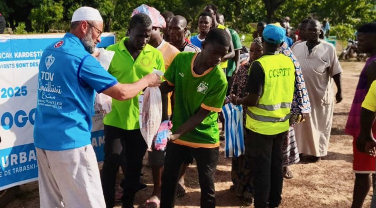 TDV ekipleri, Togo'da kurban eti dağıtımına başladı