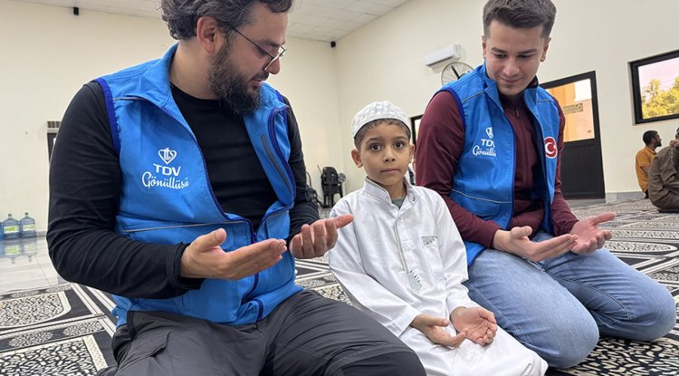 Türkiye Diyanet Vakfı, Kurban Bayramının yarın kutlanacağı Mozambik'te cuma namazı kıldı