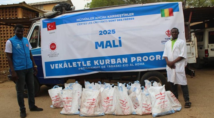 Türkiye Diyanet Vakfı, hayırseverlerin kurbanlarını Mali'deki ihtiyaç sahiplerine ulaştırıyor