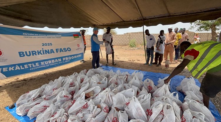 Türkiye Diyanet Vakfı, Burkina Faso'da ihtiyaç sahiplerine kurban eti ulaştırdı