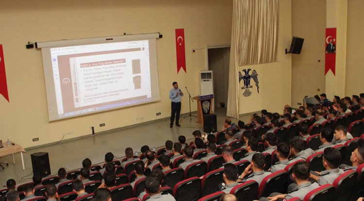 Karabük'te polis adaylarına din istismarı anlatıldı