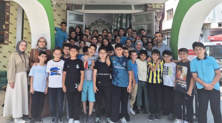 Sapanca'da gençler camide bir araya geldi