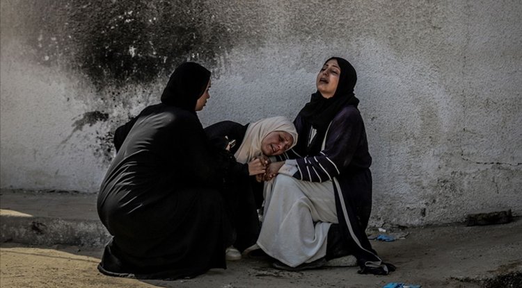 İşgalcilerin Gazze'ye saldırılarında aralarında yardım bekleyenlerin de bulunduğu 32 Filistinli şehit oldu