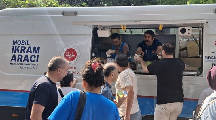 TDV Bursa Şubesi’nden üniversite adaylarına ikram