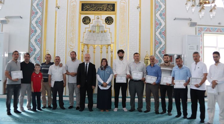 Çankırı'da "Baba Okulu" mezunlarını verdi