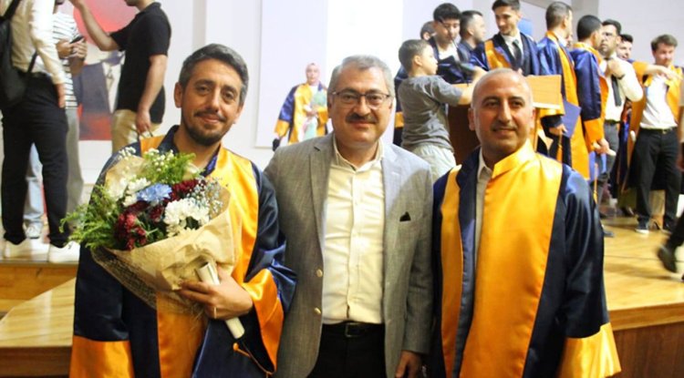 Müftü Çapçı, din görevlilerinin mezuniyet sevincini paylaştı