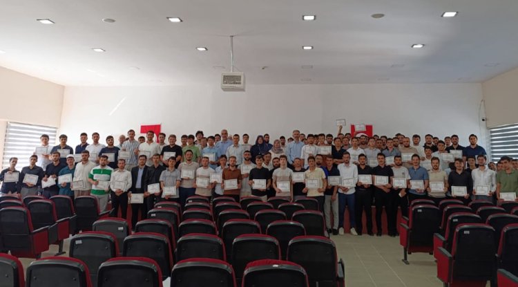 Kastamonu'da aday din görevlileri Baba Okulu'nu tamamladı