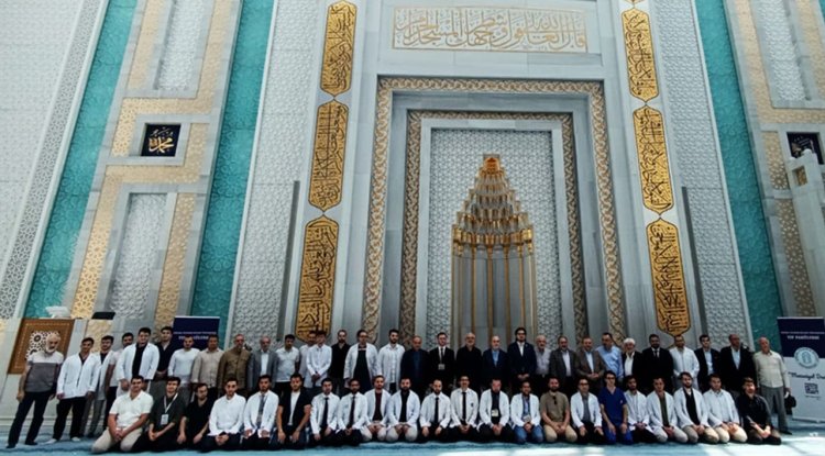 Genç doktorlar mezuniyetlerini dualarla taçlandırdı