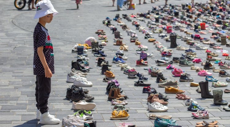 Hollanda'da, işgalcilerin saldırılarında şehit olan Filistinli çocuklar için anma etkinliği düzenlendi