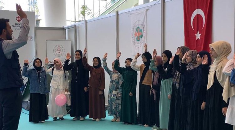 Aile Fuarı'nda Diyanet Gençlik standına yoğun ilgi