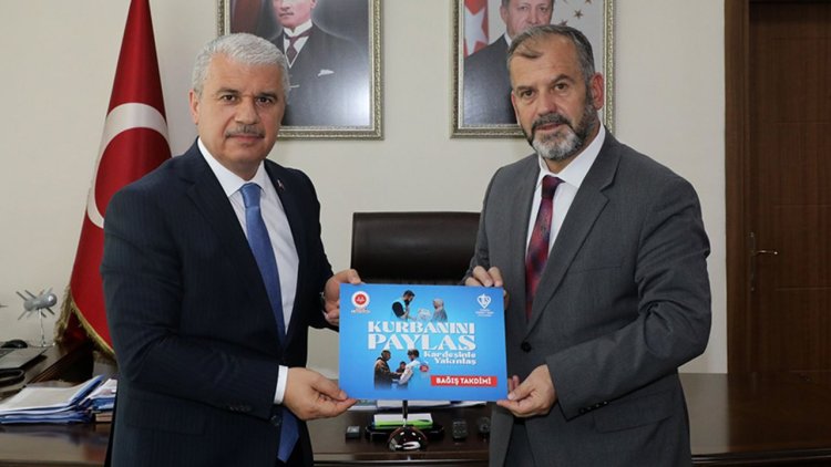 Konya Valisi Akın, kurbanını TDV'ye emanet etti