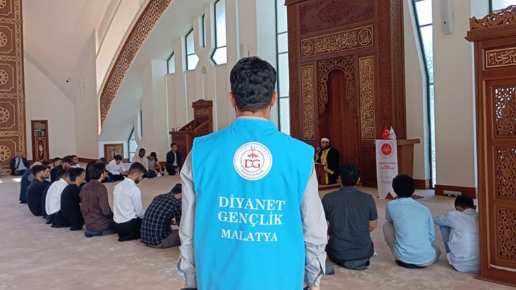 Malatya'da gençler dualarla mezun oldu